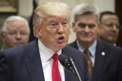 トランプ大統領、就任100日の成果に「満足」 前日には本音も