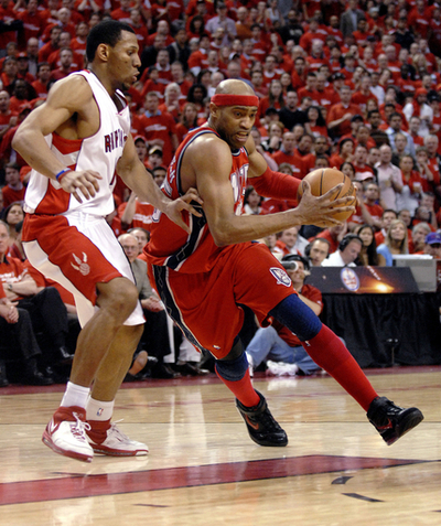 ＜06-07NBA プレーオフ＞ネッツ ラプターズを降し初戦を白星で飾る - カナダ