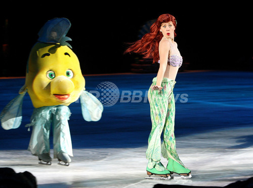 豪ディズニー オン アイス 氷上で回る ライオンキング も 写真12枚 ファッション ニュースならmode Press Powered By Afpbb News