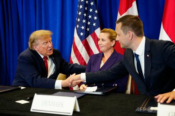 トランプ氏、「グリーンランド安保協定」に署名 米軍基地2か所新設へ