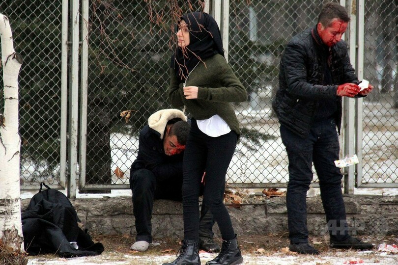 トルコ軍バス狙い自動車爆弾、兵士13人死亡