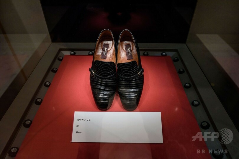 統一教会の博物館、報道陣に公開 コーラ缶やお菓子の袋も