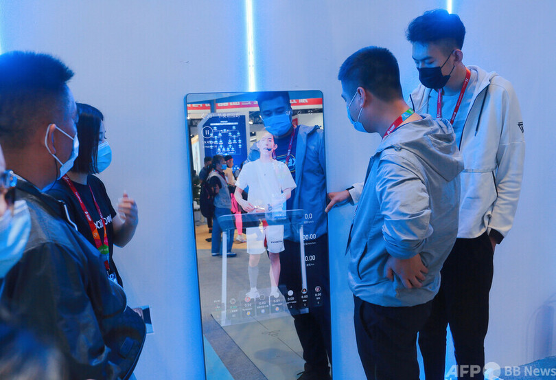 中国でAI搭載の「魔法の鏡」が人気 自宅で双方向フィットネスが可能に