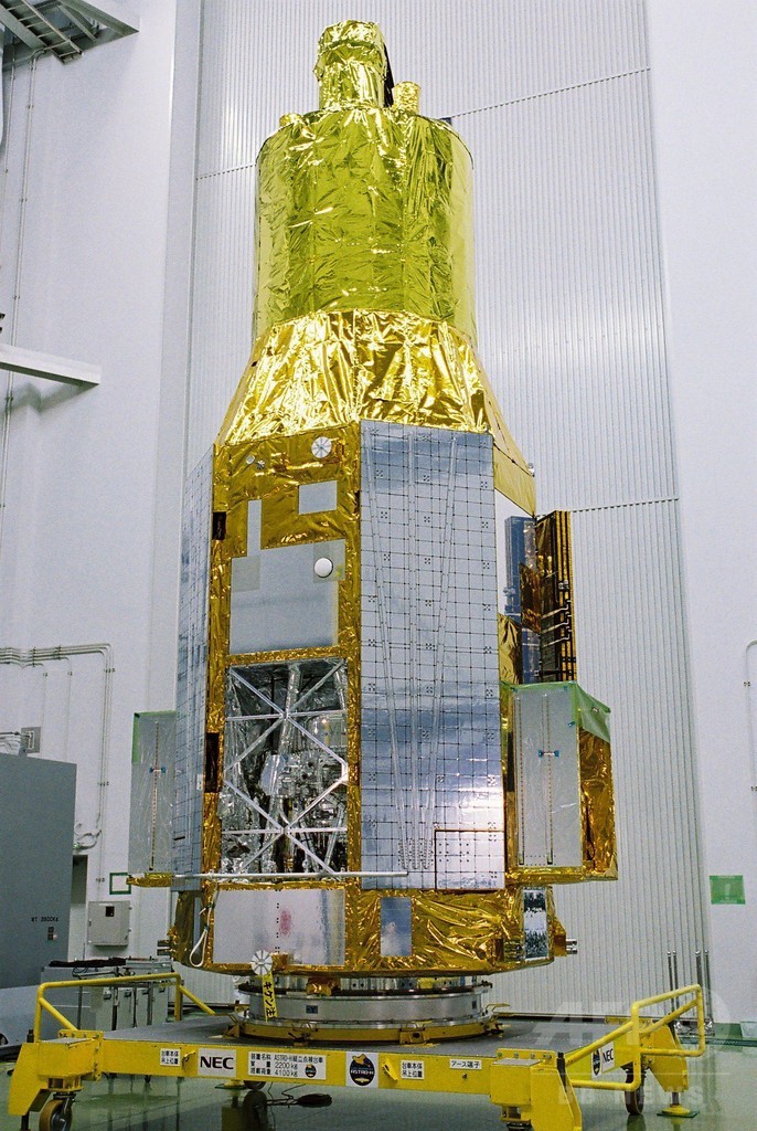 X線天文衛星「ひとみ」が行方不明、宇宙空間で分解の可能性も