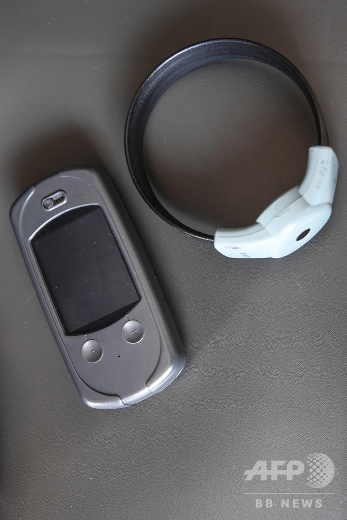 DV加害者をGPSで追跡、足輪着用の義務化可能に フランス