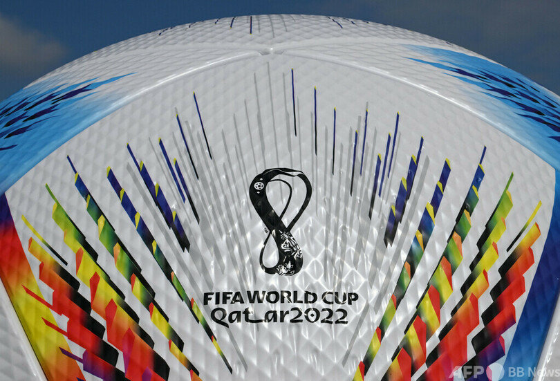 カタールW杯移民労働者に対するFIFAの補償、7割超が「支持」 調査