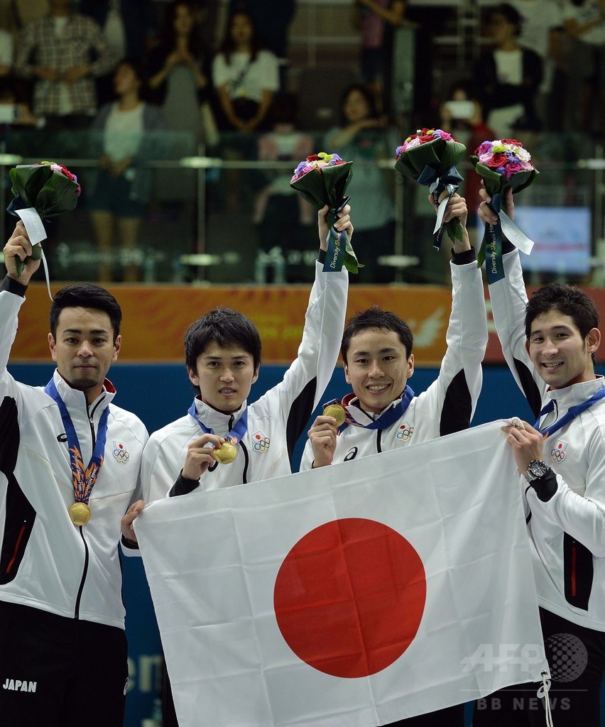 日本がフェンシング男子フルーレ団体で金メダル獲得 アジア大会 写真10枚 国際ニュース Afpbb News