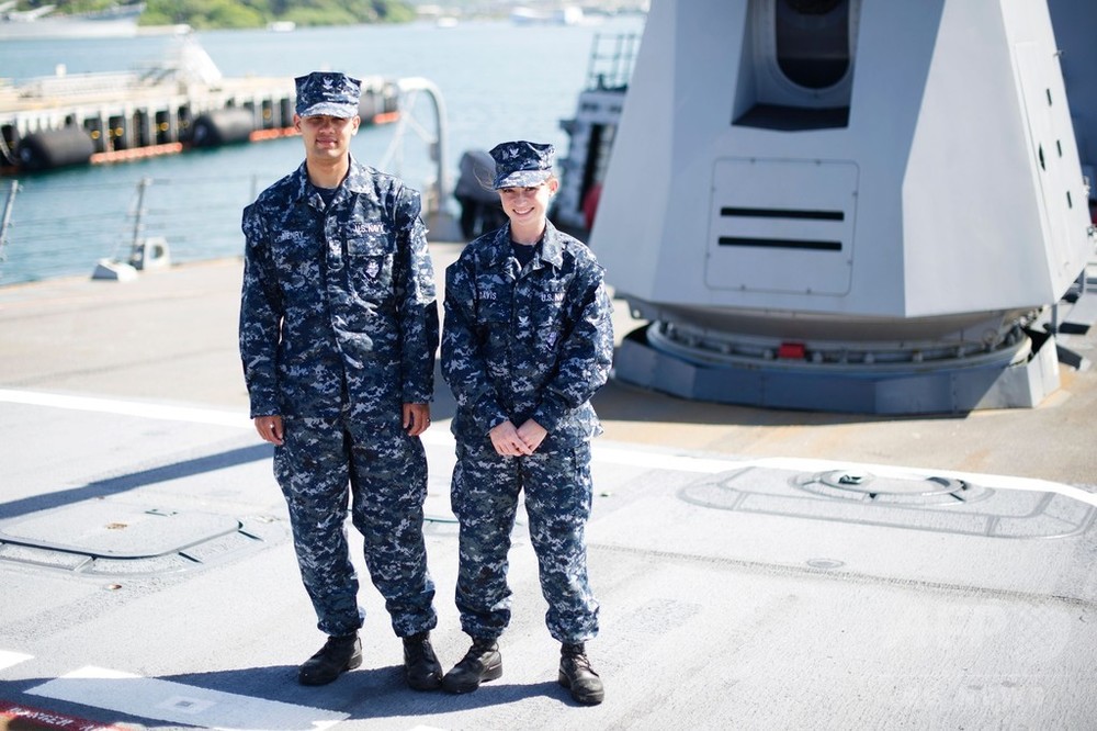 米軍放出品 U.SNAVY 米海軍士官制服 上下セット 大尉階級章付き - 個人装備