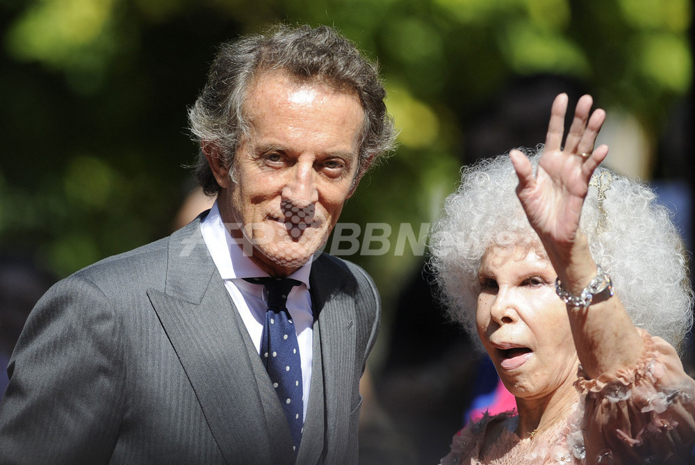 85歳の公爵夫人 25歳年下男性と結婚 スペイン 写真6枚 国際ニュース Afpbb News