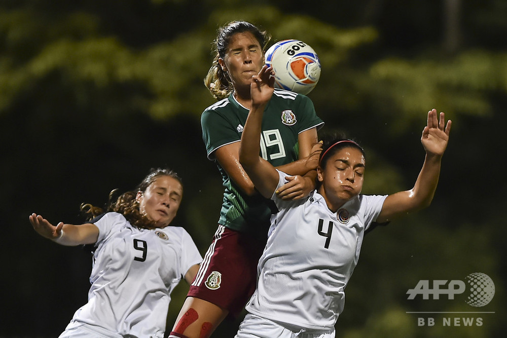 ヘディングによる脳へのダメージ 女子選手の方が高リスク 研究 写真1枚 国際ニュース Afpbb News