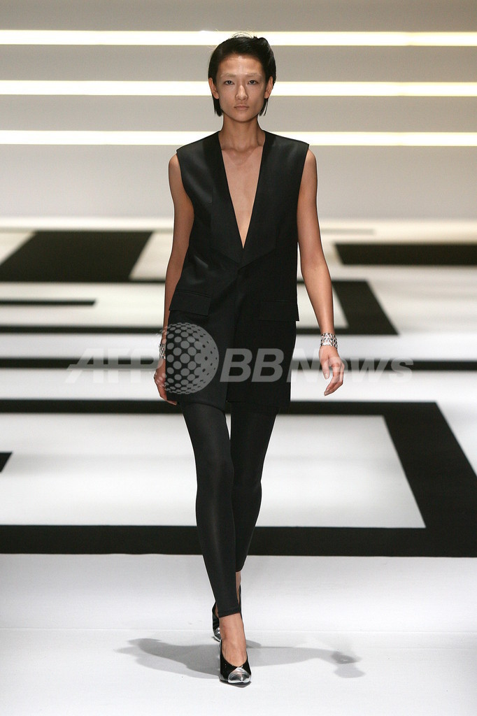 ＜09年春夏東京・コレクション＞グリーン、新作を発表