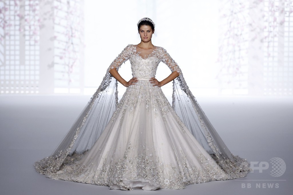 「ラルフ＆ルッソ」16年春夏パリ・オートクチュール