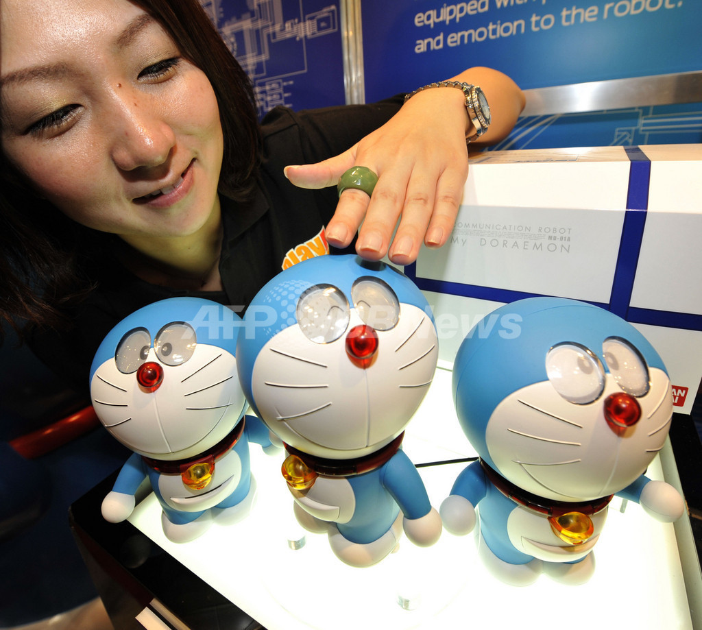 ぼく「Myドラえもん」、話すドラえもん型ロボット 東京おもちゃショー