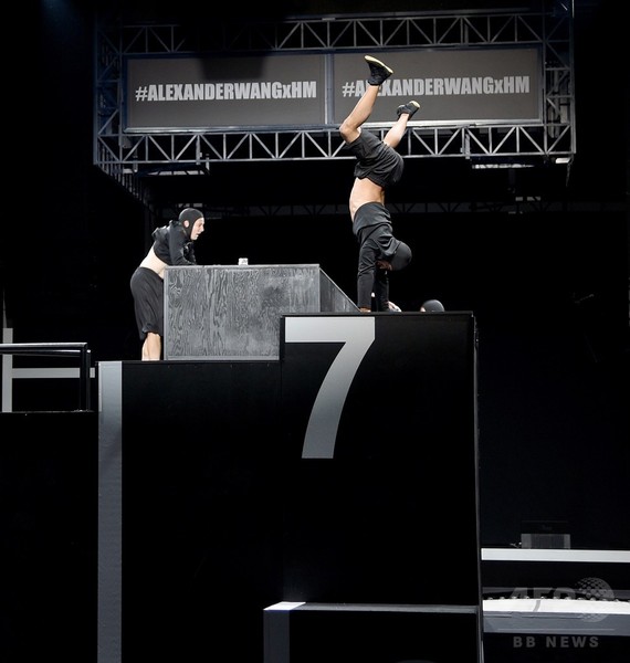 Alexander Wang × H＆M、ニューヨークで発売記念イベント開催