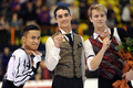 フィギュアスケート欧州選手権（ISU European Figure Skating Championships 2013）は26日、クロアチアのザグレブ（Zagreb）で行われ、男子シングル・フリースケーティング（FS）では、スペインのハビエル・フェルナンデス（Javier Fernandez）が合計274.87点で優勝を飾った。

表彰式に臨む（左から）2位のフローラン・アモディオ（Florent Amodio）、優勝したハビエル・フェルナンデス、3位のミハル・ブレジナ（Michal Brezina、2013年1月26日撮影）。(c)AFP/ATTILA KISBENEDEK