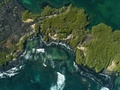 エクアドル領ガラパゴス諸島のサンタクルス島を上空から捉えた様子（2018年1月21日撮影、資料写真）。(c)Pablo COZZAGLIO / AFP