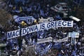ギリシャ首都アテネのシンタグマ広場で、マケドニアの国名問題で政府の妥協に反対する抗議集会に参加した人々（2018年2月4日撮影）。(c)AFP PHOTO / LOUISA GOULIAMAKI