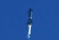 米テキサス州ボカチカで、米宇宙開発企業スペースXが行った巨大宇宙船「スターシップ」の高高度飛行試験で、上昇する試験機「SN8」。スペースXが撮影・公開した動画より（2020年12月9日撮影）。(c)AFP PHOTO / SPACE X 