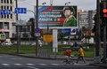ロシア・サンクトペテルブルクに設置された契約兵募集の看板（2022年9月20日撮影）。(c)Olga MALTSEVA / AFP