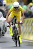 自転車ロードレース、第68回ツール・ド・ロマンディ最終第6ステージ。タイムトライアルに臨むカチューシャ・チームのイルヌル・ザカリン（2015年5月3日撮影）。(c)AFP/FABRICE COFFRINI