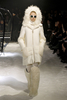 フランス・パリ市内で発表された「モンクレール ガム・ルージュ（Moncler Gamme Rouge）」12/13年秋冬コレクション（2012年3月8日撮影）。(c)Moncler Gamme Rouge