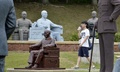 台湾北部の桃園にある公園に設置された、国民党の元指導者である蒋介石の像（2017年8月23日撮影）。(c)AFP/SAM YEH