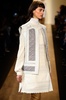 米ニューヨーク市内で発表された「BCBG マックス・アズリア」15/16年秋冬コレクション（2015年2月12日撮影）。(c)AFP/Getty Images/Frazer Harrison