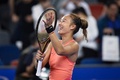 女子テニス、武漢オープン、シングルス準々決勝。勝利を喜ぶ鄭欽文（2024年10月11日撮影）。(c)WANG Zhao / AFP