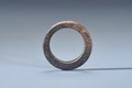 金蘭寺遺跡から出土した新石器時代後期の石環（2020年4月6日撮影）。(c)Xinhua News