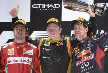 ライコネンが優勝、可夢偉は6位入賞 アブダビGP 写真10枚 国際ニュース