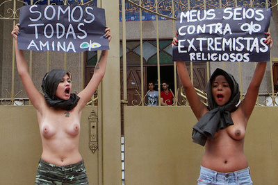 「国際トップレス聖戦の日」、イスラム教に抗議