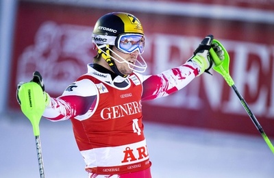 ヒルシャーが0.1秒差で回転を制す、アルペンスキーW杯