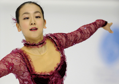 女子SP 長洲が首位 浅田2位 キム・ヨナは7位、10世界フィギュア