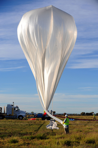 巨大観測用気球の打ち上げに失敗、豪州