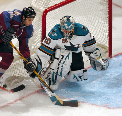 アバランチ シャークスを降す