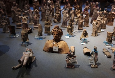 イタリア警察、盗掘古美術品5000点超を押収 62億円相当