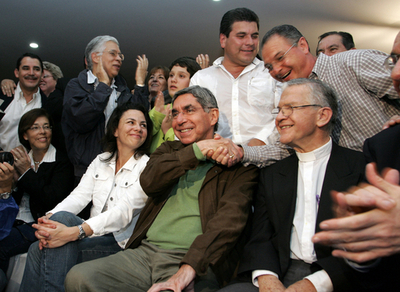 コスタリカ国民投票、対米FTAを僅差で支持