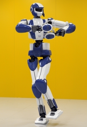 陸上選手のような人型ロボット「HRP-4」、川田工業と産総研が発表