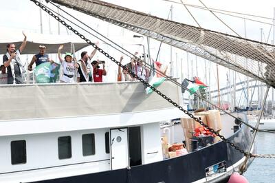 グレタさんら乗せた支援船団、ガザに向け出航