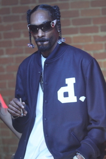 スヌープ・ドッグ、日本救済のためにチャリティTシャツを発売