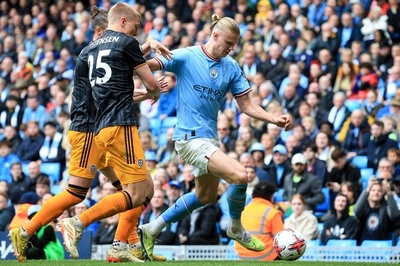 マンC勝利で優勝へ前進 リバプールは4位に肉薄