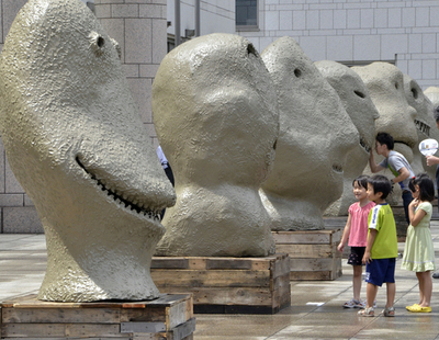 不思議な怪獣？現代美術に触れる子どもたち、横浜トリエンナーレ