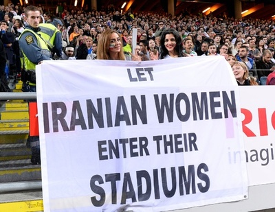 FIFA、イランに女性のサッカー観戦許可を求める