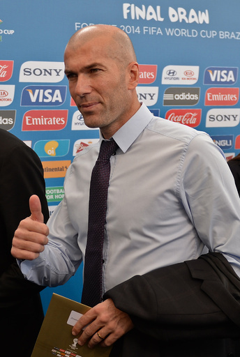 ジダン氏がスポーツマネジメントの学位を取得