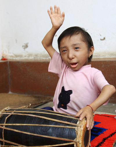 身長51センチ、世界一背の低い人物はネパール青年