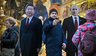 プーチン、習両氏と一緒に記念撮影？ ロシア首都