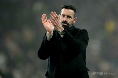 降格のレスター、ファン・ニステルローイ監督が退任