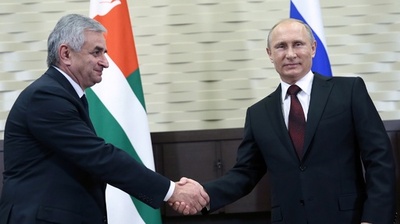 ロシア、アブハジアと同盟条約締結 グルジアは「編入」と猛反発