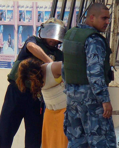 イラクで自爆未遂事件、爆弾ベスト着た少女拘束