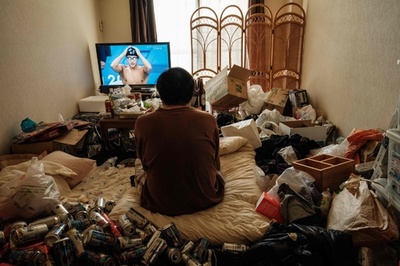 一人の五輪観戦…アパートの布団の上で